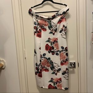 Floral bodycon off shoulder dress - M